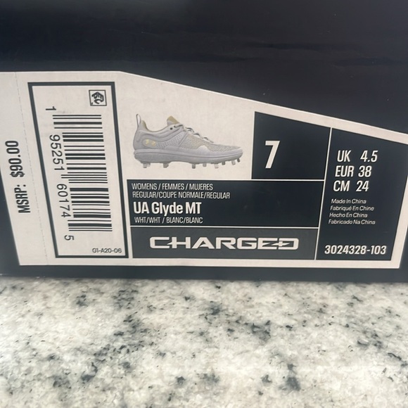 New Under Armour Women's Glyde Metal Fastpitch Softball Cleats Size 7 Holidays - Picture 7 of 7